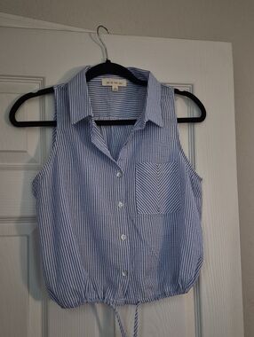 Striped Sleeveless Button-Up Shirt - Blue & White